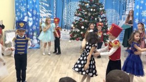 Аты-баты шли солдаты. ТАНЕЦ ГУСАРЫ И БАРЫШНИ