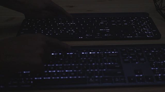 Logitech MX Keys vs Logitech Craft смотреть онлайн
