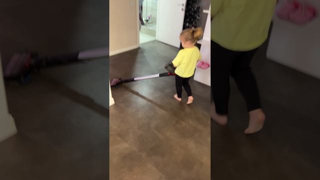 Подпишись, с нами весело ? #shorts #милана смотреть онлайн