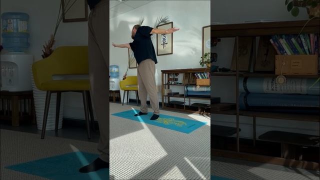 Упражнение для плеч и рук #цигун #здоровье #цигункиров #упражнениедлярук смотреть онлайн