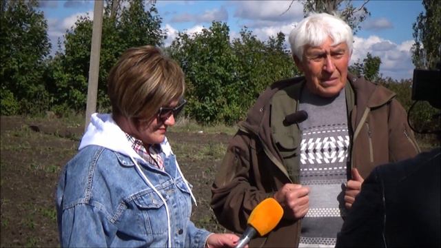 Ответный визит Виталия Карамана и программы "6 соток". Часть II. Пшеница посеянная по сое. смотреть онлайн