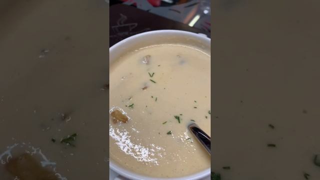 Суп «Том кха с курицей» кафе «Гараж»