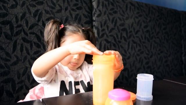 Twistshake - любимая бутылочка Лилиан смотреть онлайн