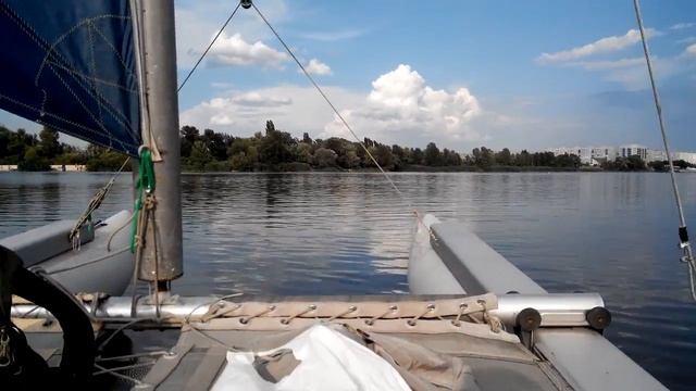 Идеальный отдых. Прогулка по Днепру на КАТАМАРАНЕ с капитаном "Stels". Часть 1. смотреть онлайн