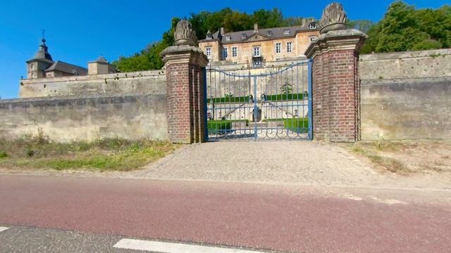 Chateau Neercanne, vue de la route - Vue Jardin смотреть онлайн