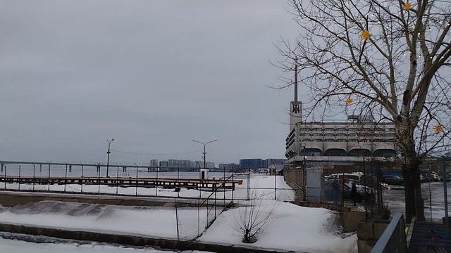 Прогулки по Санкт-Петербургу.Общественное пространство "СевКабельПорт".Зима. смотреть онлайн