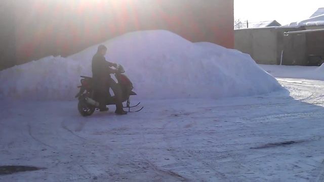 Скутер на лыжах.3gp смотреть онлайн