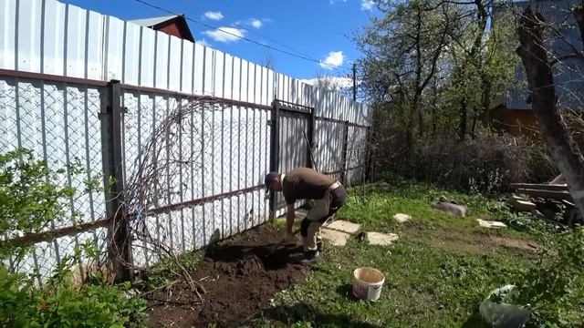1st Working Day in Our Russian Garden (Dacha) / Of Course Unforeseen Difficulties Happened смотреть онлайн