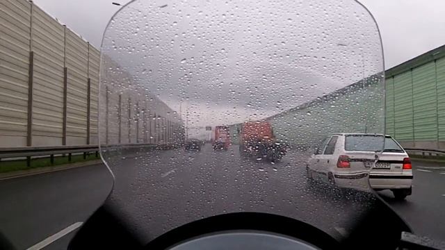 Honda PCX 125 w deszczu i korku, 26.08.2014, część 2 смотреть онлайн