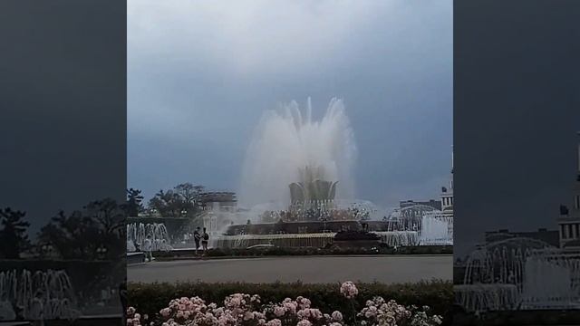 ПОКРУЖИМ ПО ТЕРРИТОРИИ ВДНХ/ А ТУЧИ ГРОЗНЫЕ/ МОСКВА/ 28 ИЮЛЯ смотреть онлайн