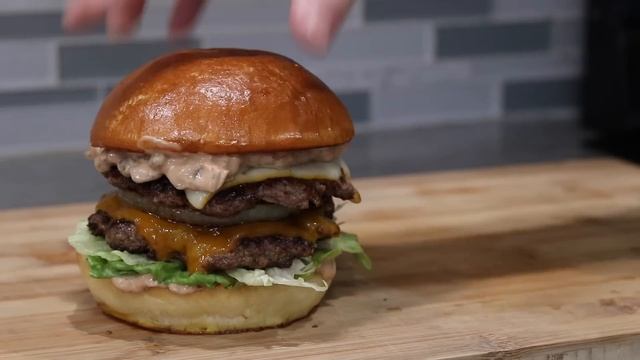 I Tested Alvin's 6 Hour Double Cheeseburger vs Joshua Weissman's In N' Out Burger смотреть онлайн