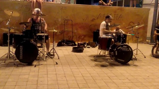 живая музыка .. уличные музыканты смотреть онлайн