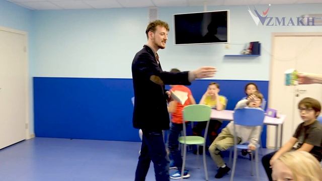 Частная школа «Взмах». ТВ-новости на английском языке. Путешествуем по Голландии. Episode 1 смотреть онлайн