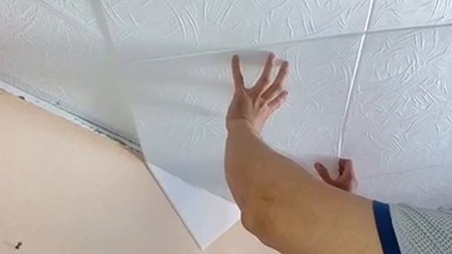 как клеить потолочную плитку смотреть онлайн