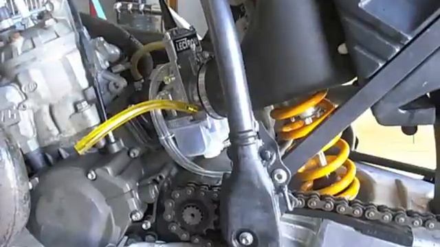 Lectron Carb Install and Tuning For a 2 Stroke: Adjusting Metering Rod, and Idle смотреть онлайн
