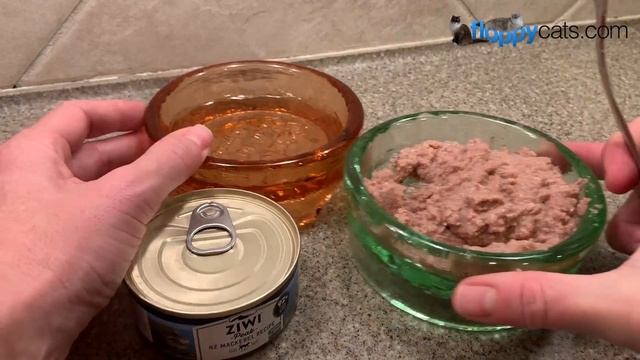 Ziwi Peak Canned Cat Food - Mackerel & Lamb, Rabbit & Lamb and Mackerel смотреть онлайн