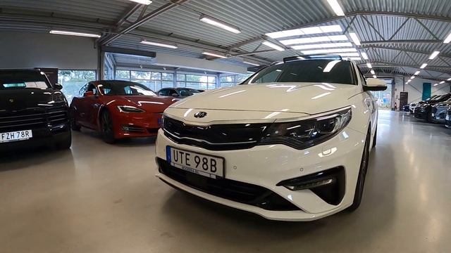 Kia Optima PLUG-IN HYBRID 205HK MOMS PLUSPKT 2/360°/NAVI -19 смотреть онлайн
