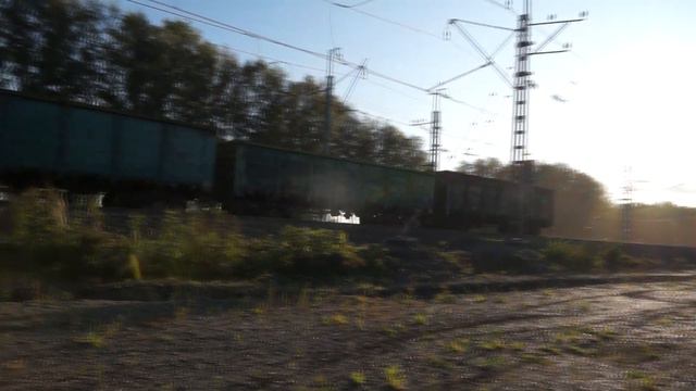 Влог. Макс и папа смотрят поезда видео про поезд смотреть онлайн