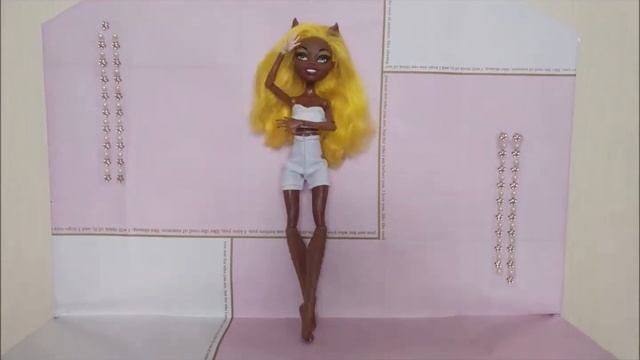 Барби и Монстер Хай танцуют танец из фортнайт Barbie and Clodia Monster High dance electro swing. смотреть онлайн