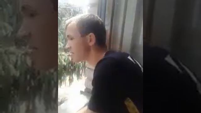 Захотел курит на паре и не стал выходить на улицу и начал курить в туалете смотреть онлайн