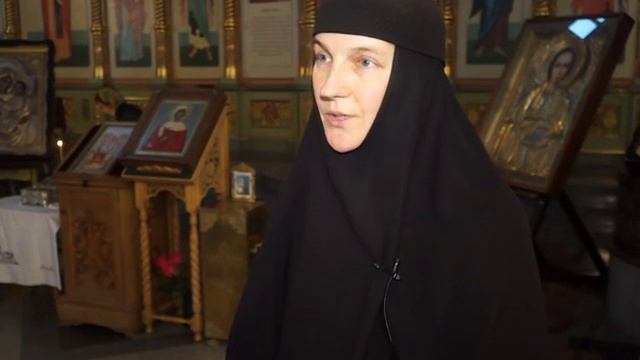 Серовчан приглашают в храм поклониться мощам Святых смотреть онлайн