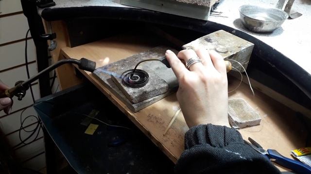 Процесс пайки на мастер классе смотреть онлайн