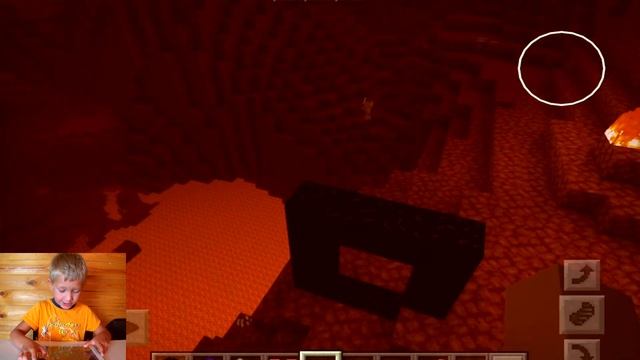 Степа построил ДОМ НА ВОДЕ в игре MINECRAFT...