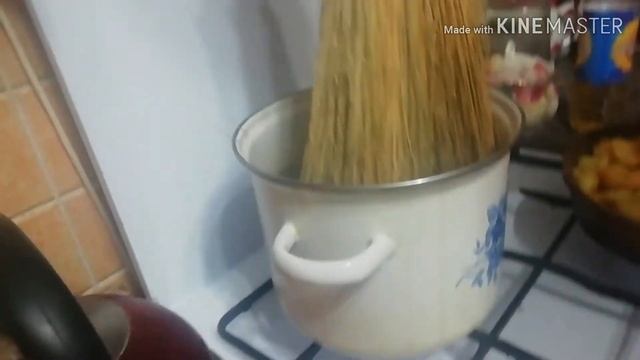 Как приготовить борщ с помощью свёклы и веника /супер лайфхак/ Пользуйтесь очень вкусно получилось. смотреть онлайн