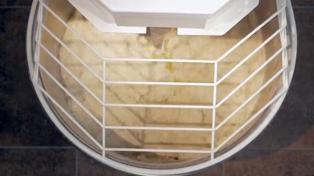 Замес крутого теста на тестомесах Abat ТМС 40НН 2П и ТМС 40НН 2Ц смотреть онлайн