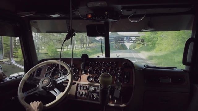 PETERBILT 379 - BEST SOUNDING TRUCK ON YOUTUBE ?