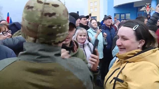 Жители Мордовии встретили мобилизованных военнослужащих, приехавших в отпуск из зоны спецоперации. смотреть онлайн