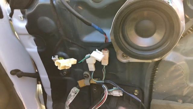 Installing 2 mid range speaker door panel on a 6th gen Celica “Live Sound” смотреть онлайн