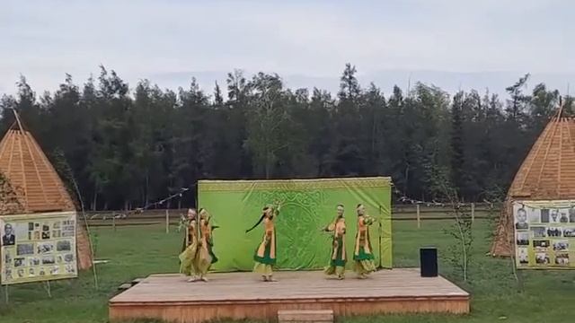 Танец с салама на Юбилейном Ысыахе с. Фрунзе 12.06.2022 г. смотреть онлайн