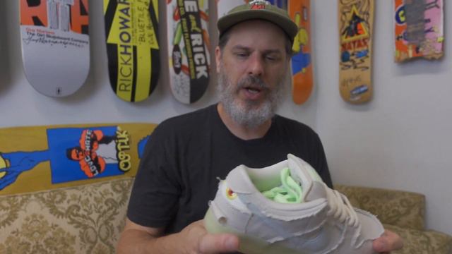 Nikes Best Halloween Drop Ever / Mummy Dunk Low смотреть онлайн