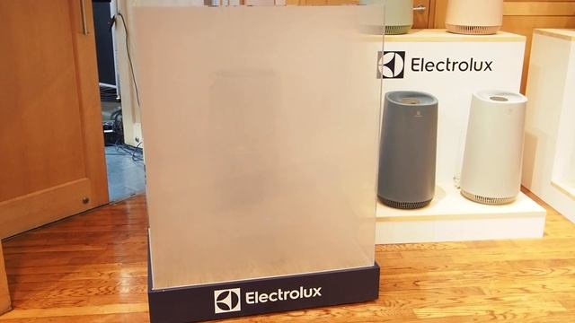 エレクトロラックス空気清浄機Air Care「Pure A9」で、煙をキレイな空気に変える。動作デモ動画-家電 Watch смотреть онлайн