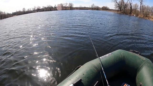 #2 Спиннинг с лодки ранней весной. Опять щука не балует! смотреть онлайн