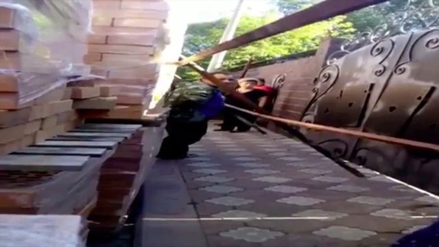 Рязань. Руководство сантория "Старица" блокирует проезд к домам смотреть онлайн