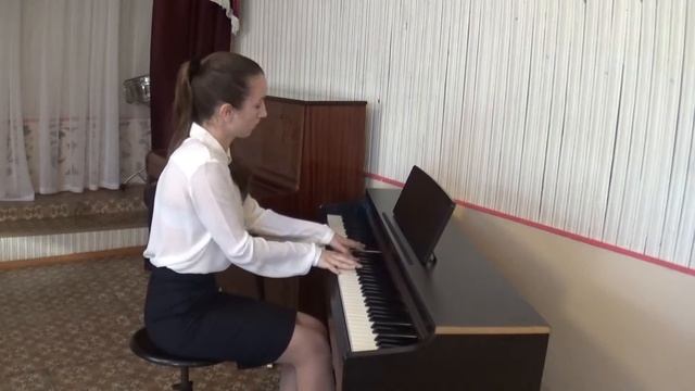 исполняет Петрова Софья, Евгений Крылатов "Размышление" смотреть онлайн