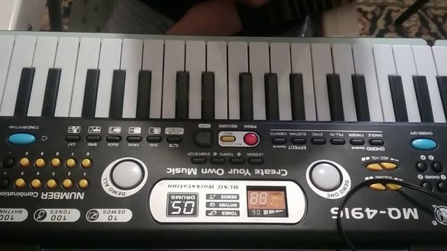 Как я учусь играть на синтезаторе:) смотреть онлайн