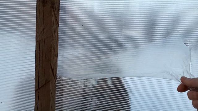 Нужно ли снимать пленку с поликарбоната?