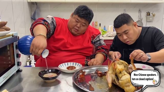 300元买只火鸡，猴哥费半天劲烤了仨小时，春节硬菜太过瘾了！【胖猴仔】 смотреть онлайн
