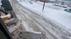 Уборка снега на Автогрейдере. Почистил остановки. Пьяный водитель улетел в обочину!