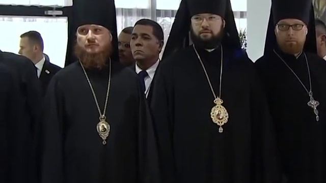 Дорога к храму. Облачение священнослужителей смотреть онлайн