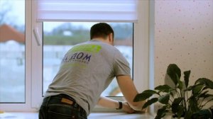 Это легко! Установка рулонной шторы "День-ночь" (зебра). Монтаж рулонной шторы со сверлением и без.