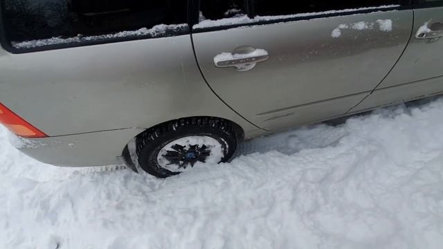 Toyota Corolla Fielder 4wd кросовер.