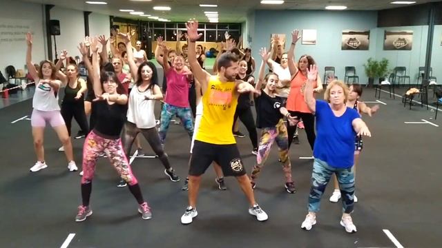 La Cucaracha (ZUMBA) - El Combo Dominicano смотреть онлайн