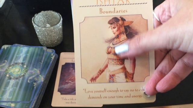 How to use oracle cards! Learn To Do Readings-Spreads-Shuffling & Trusting Intuition! Beginner Tips смотреть онлайн