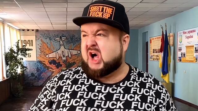 ЗЛОЙ УЧИТЕЛЬ vs ДОБРЫЙ УЧИТЕЛЬ || Учитель Физкультуры против Учителя Литературы смотреть онлайн