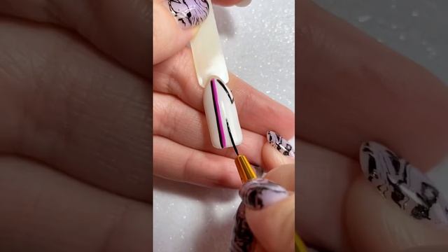 Быстрая геометрия? #shorts #маникюр #дизайнногтей #идеяманикюра #ногти #nails #nailart смотреть онлайн