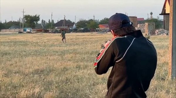 Ахмед стреляет в Расула, а потом Расул бьет Ахмеда// Венгалби// Расул